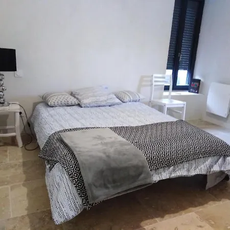 Maison A Avec Piscine Frühstückspension