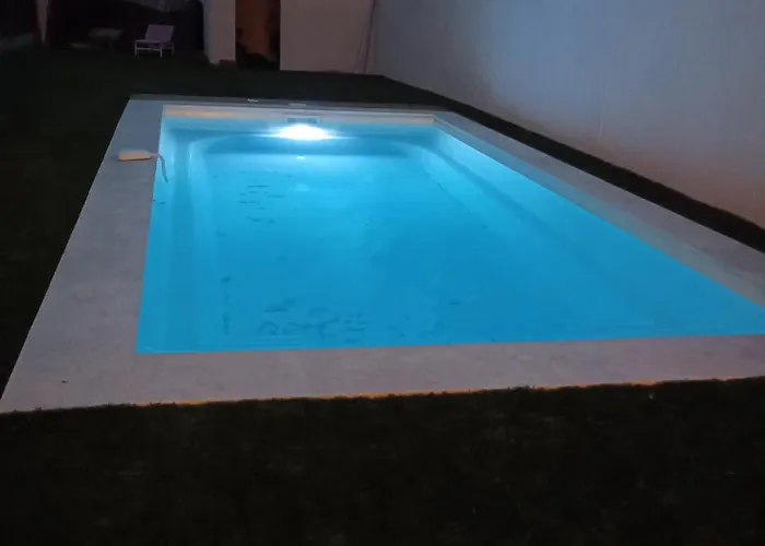 Maison A Avec Piscine Frühstückspension 4*
